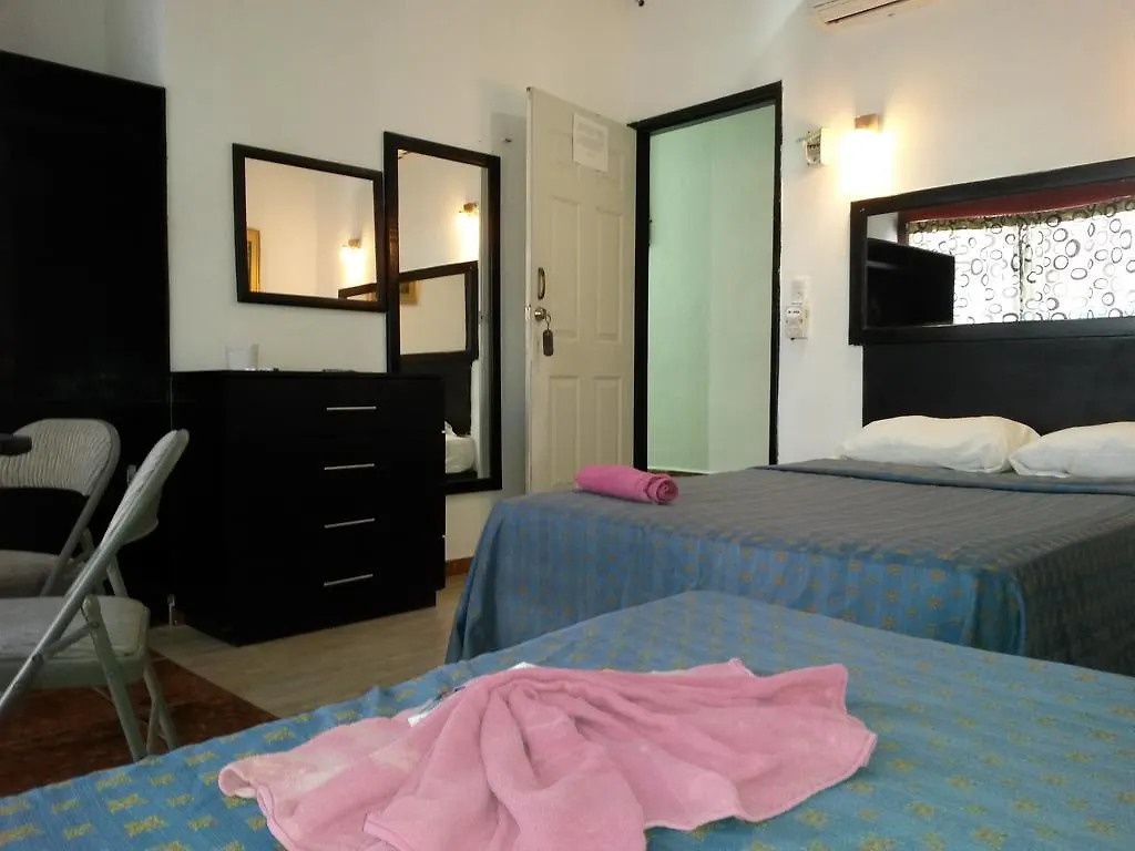 Hotel Hacienda Agua Azul Playa del Carmen
