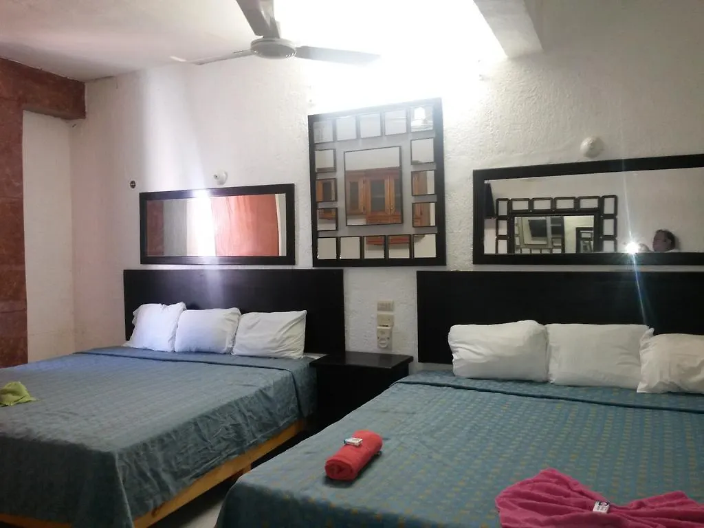 Hotel Hacienda Agua Azul Playa del Carmen